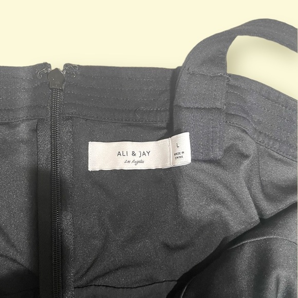 ALI & JAY jumpsuit - Picture 4 of 4